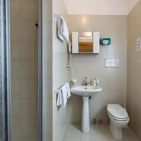 Hotel Lucia Levico Terme Esterno foto