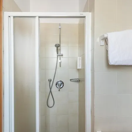 Hotel Lucia Levico Terme Esterno foto